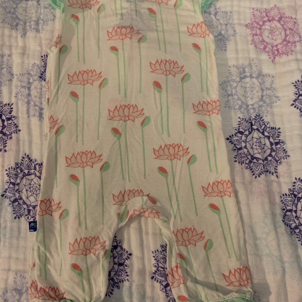 Kickee pants 0-3 month EUC - Picture 4 of 4